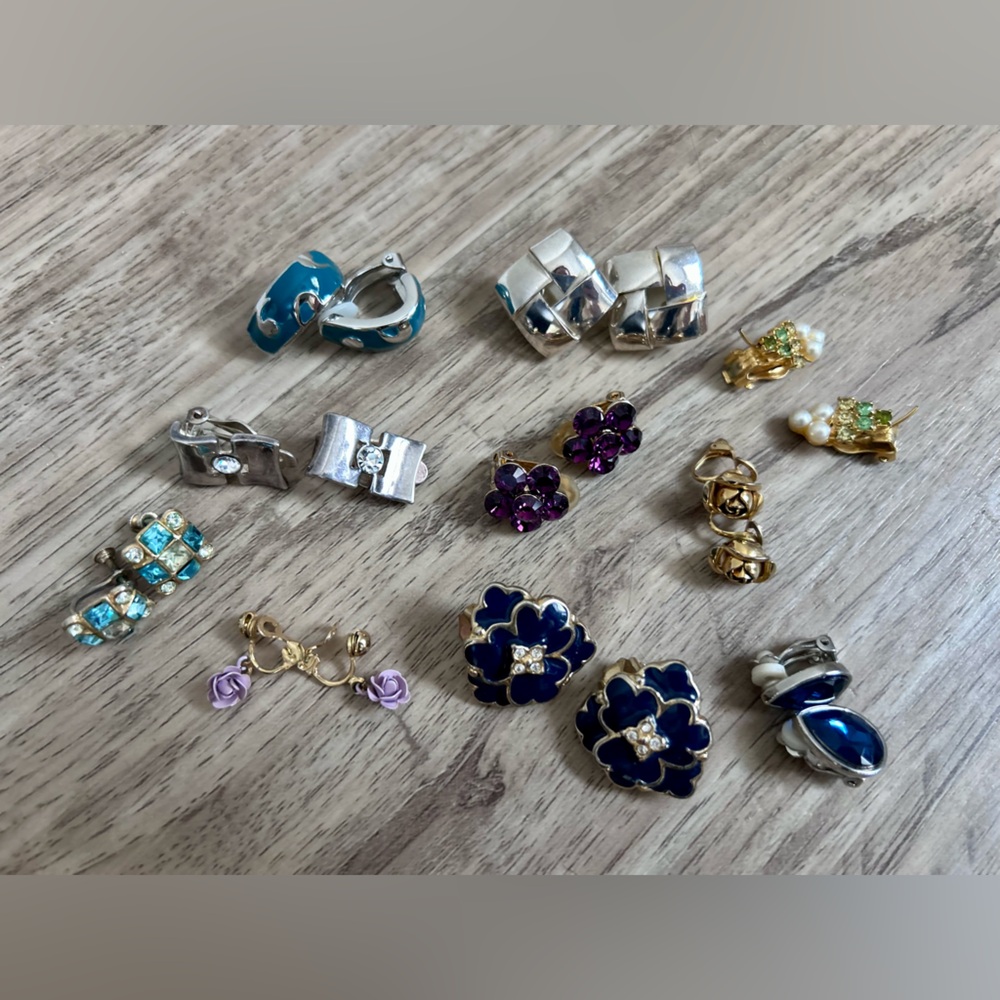 Vintage clip on earrings metal with gems granny grandma grandmacore glam dressup - Picture 3 of 3
